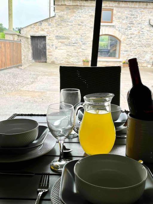 Tom Rocky'S Farmyard Villa Templemore Kültér fotó